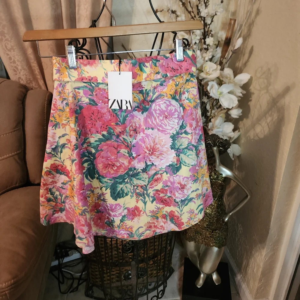 ZARA Floral Belted Bow Front Skirt Size S NEW